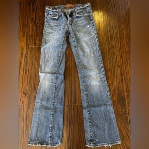 Vigoss brand juniors Size 3 low rise flare leg jeans